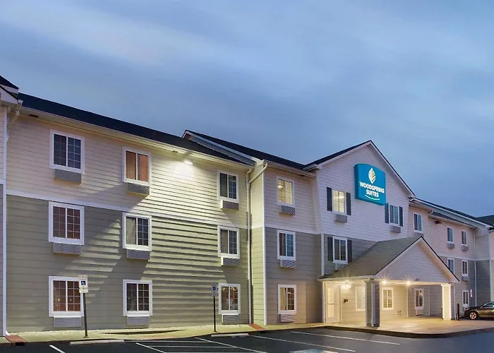 Top Hotels Near Fairfield, CT