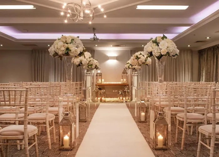 Top-rated hotels near Knutsford Services