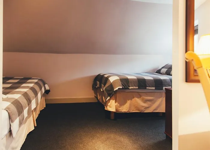 Top Dundee Hotels Near the Bus Station