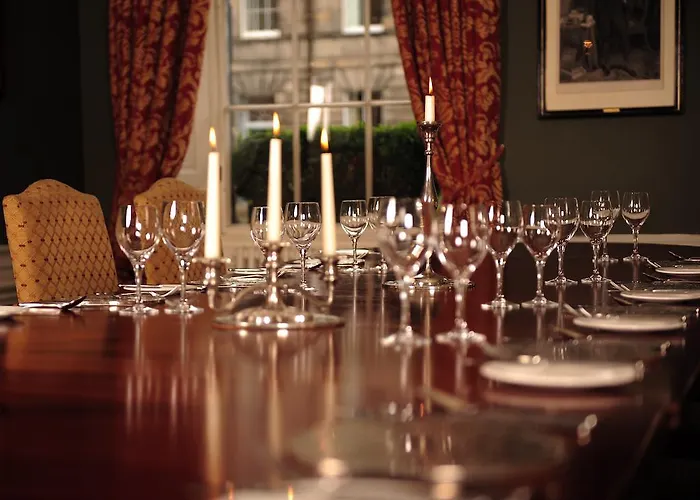 Top Hotels Near Edinburgh Waverley Train Station