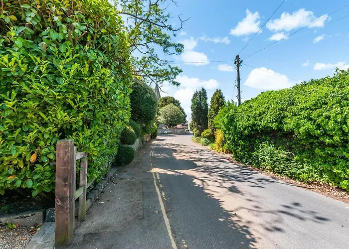 Top Hotels in Deal for Seaside Getaway