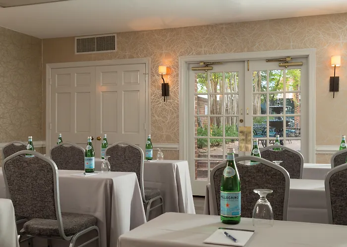 Best Hotels near Greater Richmond Convention Center