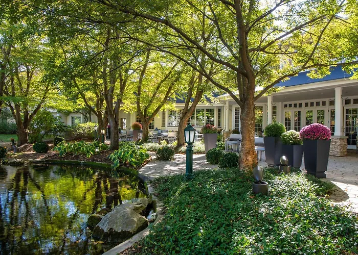 Best Newark Airport Hotels Offering Free Parking