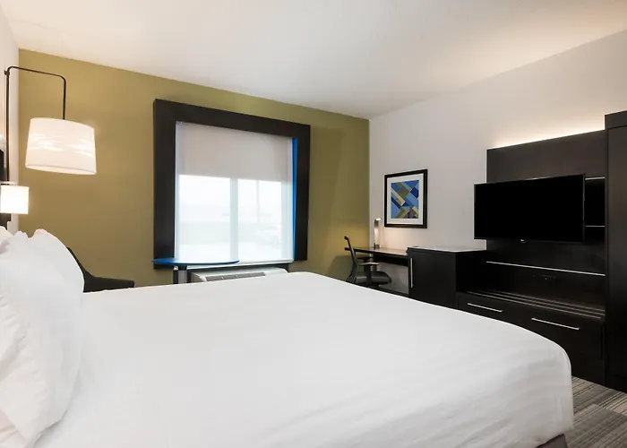 Top Hotels Close to Florence Civic Center