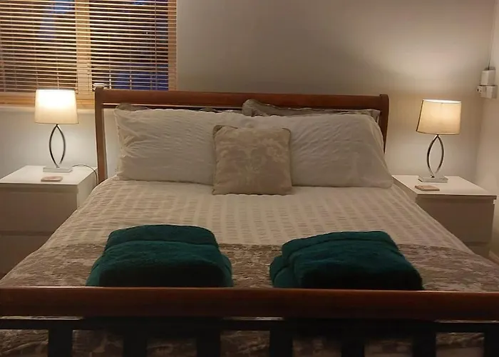 Best Hinckley Hotels with Refreshing Pools