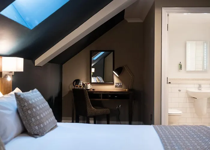 Top Hotels & Accommodations in Motherwell, Scotland