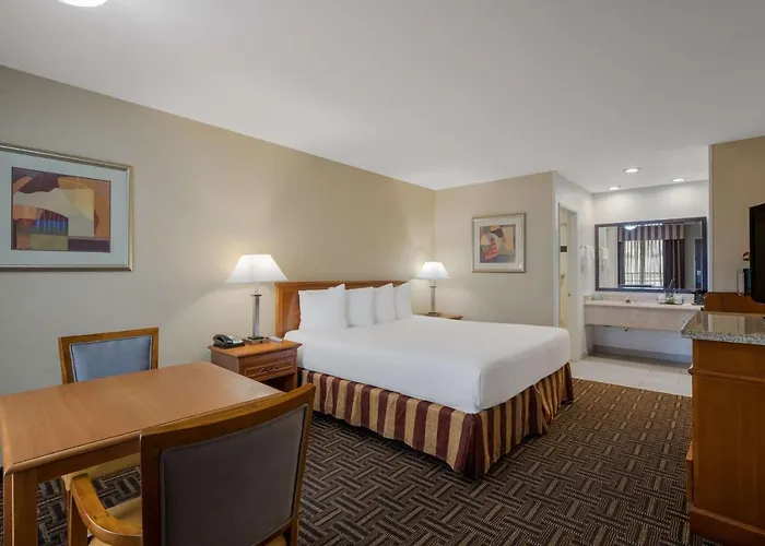 Best Hotels Near Norwalk, Ohio