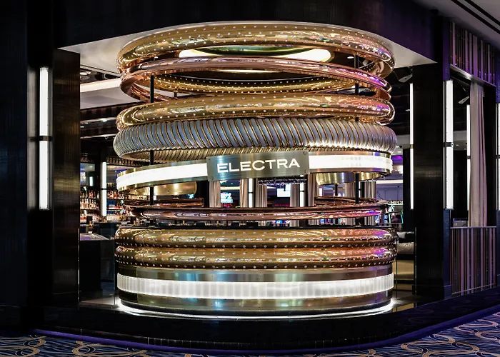 Top Romantic Hotels for Lovebirds in Las Vegas