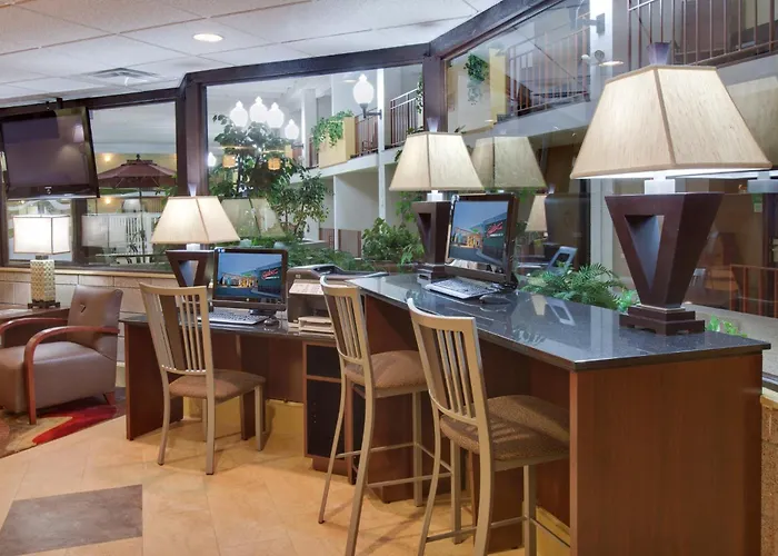 Top Hotels Near Lively 6th Street in Austin