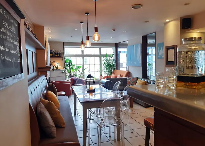 Top Hotels in Dartmouth for a Delightful Coastal Stay