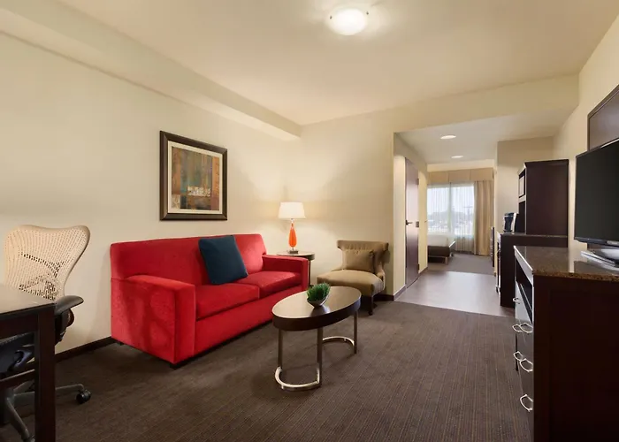 Best Hotels Near Sam Houston Raceway