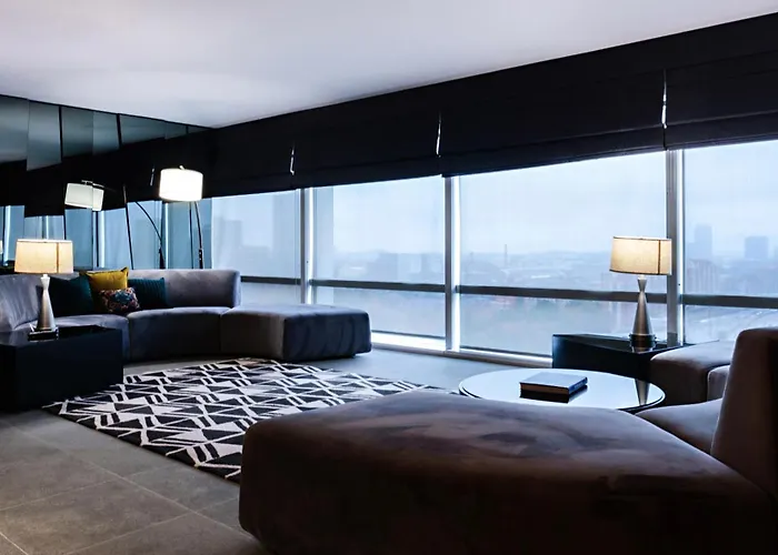 Top Romantic Hotels with Jacuzzi in Room, Atlanta