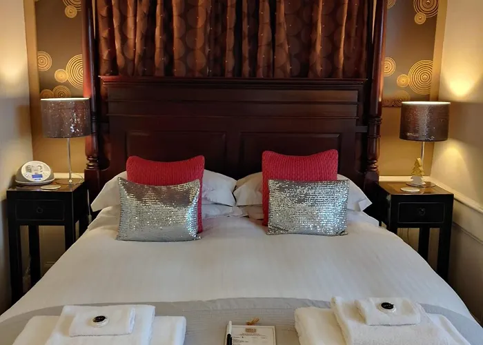 Best Hotels Near Royal United Hospital Bath