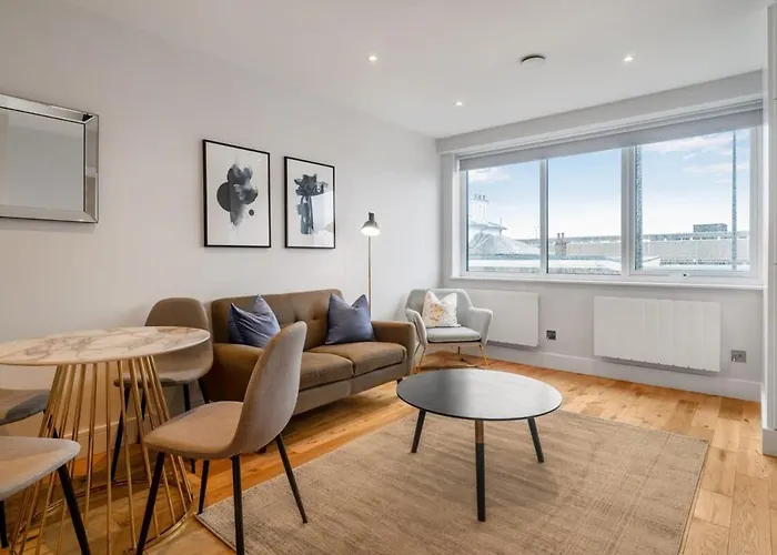 Top Hotels Near Eastleigh Airport