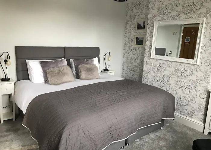 Top Hotels in Glastonbury's Mystic Heart