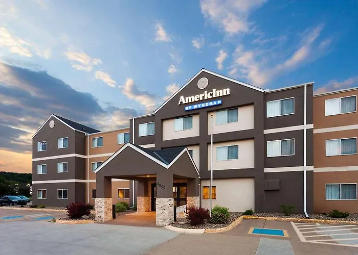 Top Rated Hotels in Hudson, Wisconsin