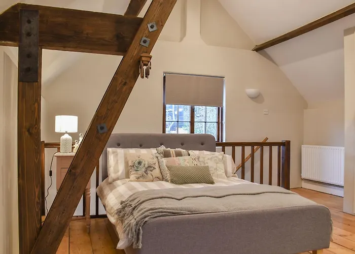 Best Cheap Hotels in Hayes and Harlington