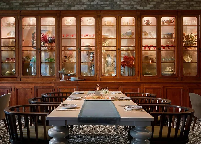 Best Hotels Near Boystown, Chicago Neighborhood