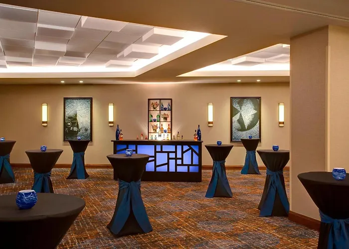 Top-Rated Houston Hotels Close to Airports