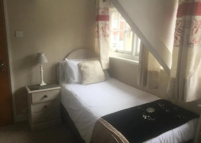 Top St Austell Brewery Hotels and Inns