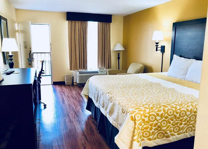 Best Hotels Near University of Wisconsin Madison