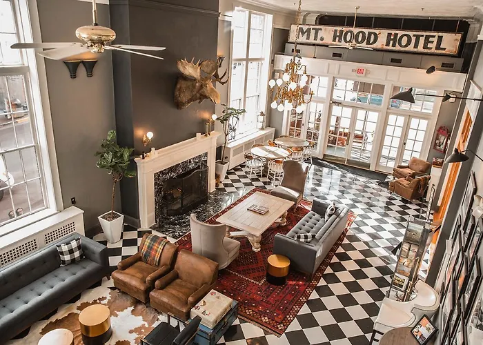 Best Hotels in Hood River for Outdoor Adventure