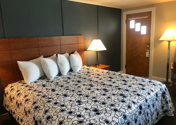 Top Hotels by Bar Harbor Maine Shoreline