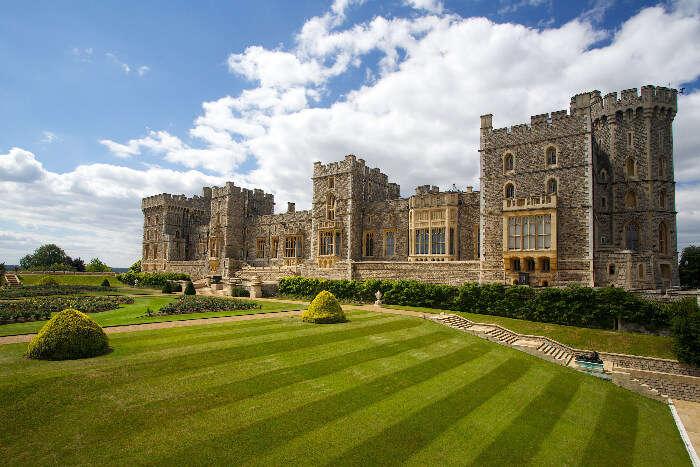 Windsor Castle In London: A Mini Guide For The Royal Castle!